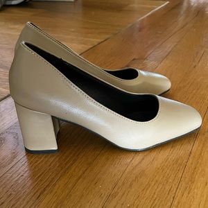 NWOT yesstyle nude faux leather block heel pumps